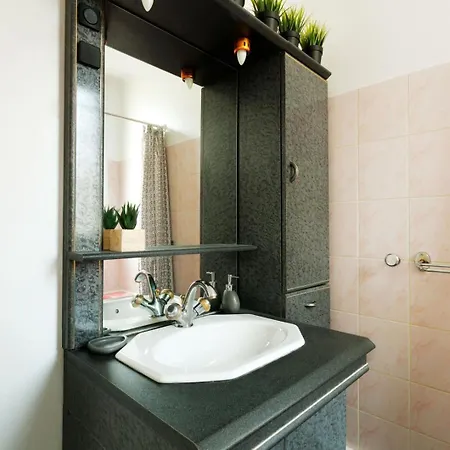 Bnbnook - Cozy 1br In Trendy Bastille Neighborhood Parigi
